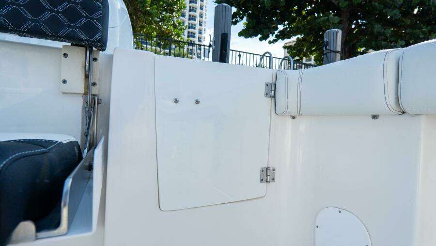 320 CC Adventure 32ft Tidewater Yacht For Sale