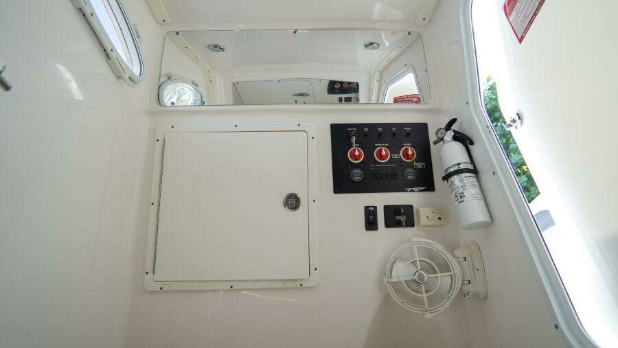 320 CC Adventure 32ft Tidewater Yacht For Sale