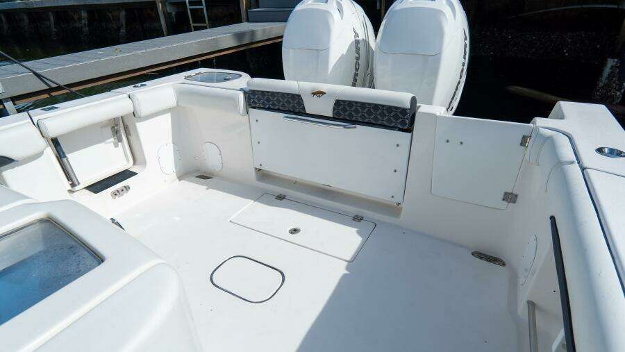 320 CC Adventure 32ft Tidewater Yacht For Sale