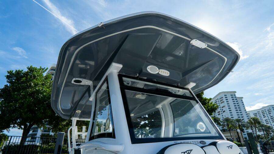 320 CC Adventure 32ft Tidewater Yacht For Sale