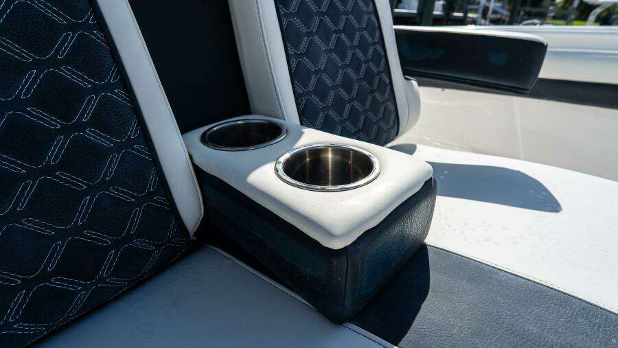 320 CC Adventure 32ft Tidewater Yacht For Sale