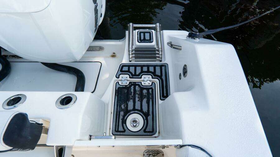 320 CC Adventure 32ft Tidewater Yacht For Sale