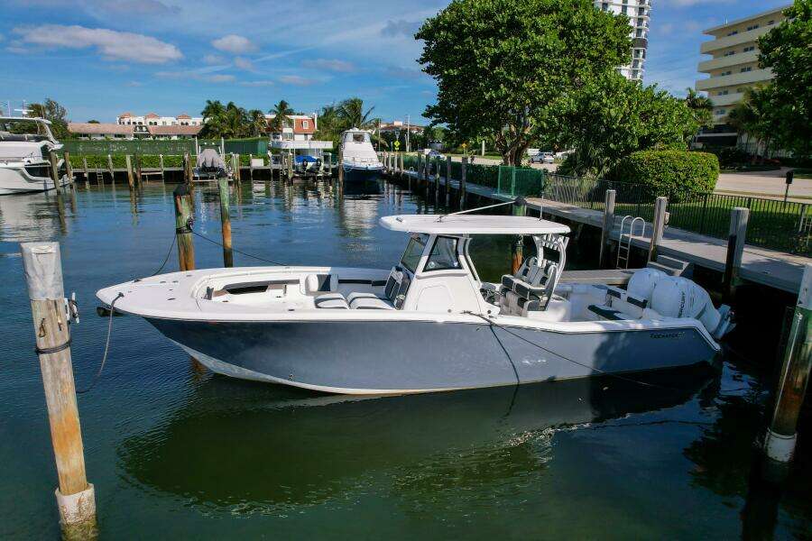 320 CC Adventure 32ft Tidewater Yacht For Sale