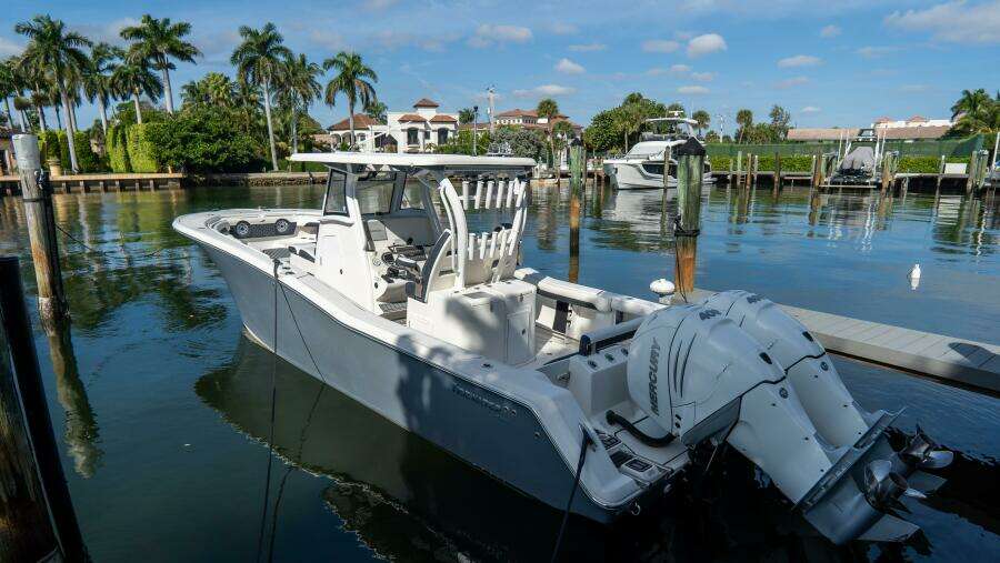 320 CC Adventure 32ft Tidewater Yacht For Sale