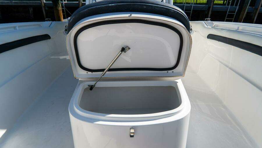 320 CC Adventure 32ft Tidewater Yacht For Sale