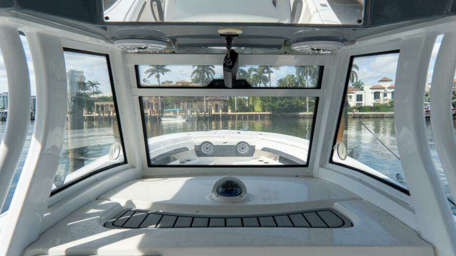 320 CC Adventure 32ft Tidewater Yacht For Sale