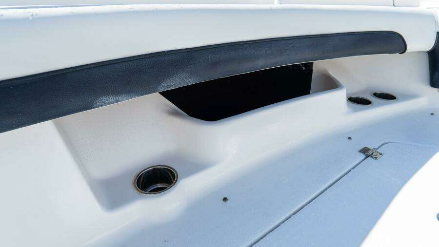 320 CC Adventure 32ft Tidewater Yacht For Sale