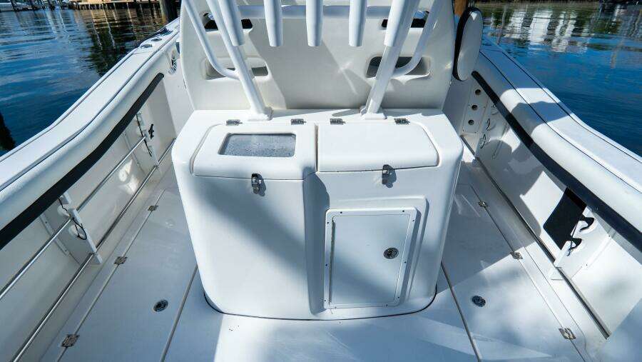 320 CC Adventure 32ft Tidewater Yacht For Sale