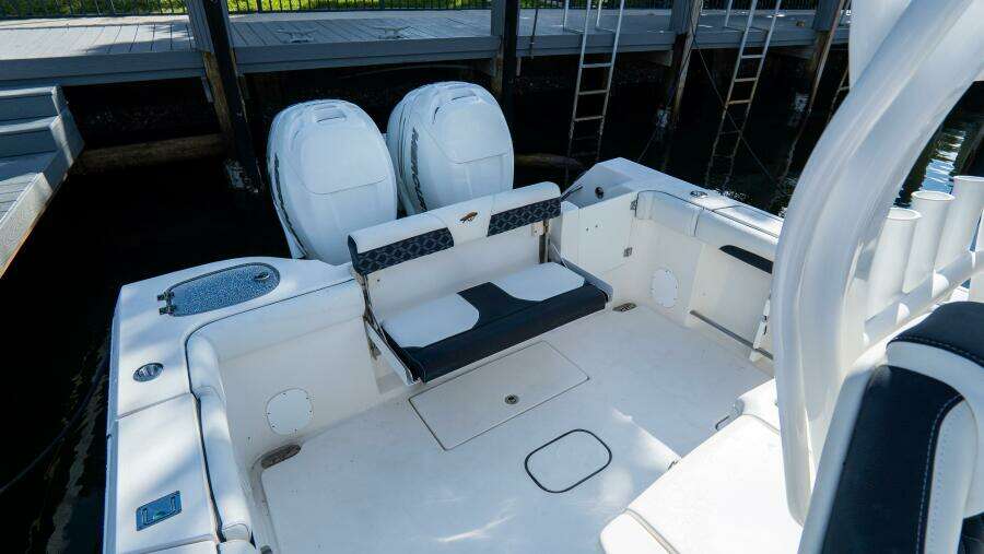 320 CC Adventure 32ft Tidewater Yacht For Sale