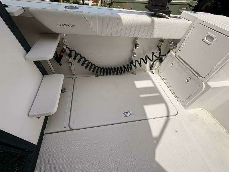 27ft Glacier Bay Yacht For Sale