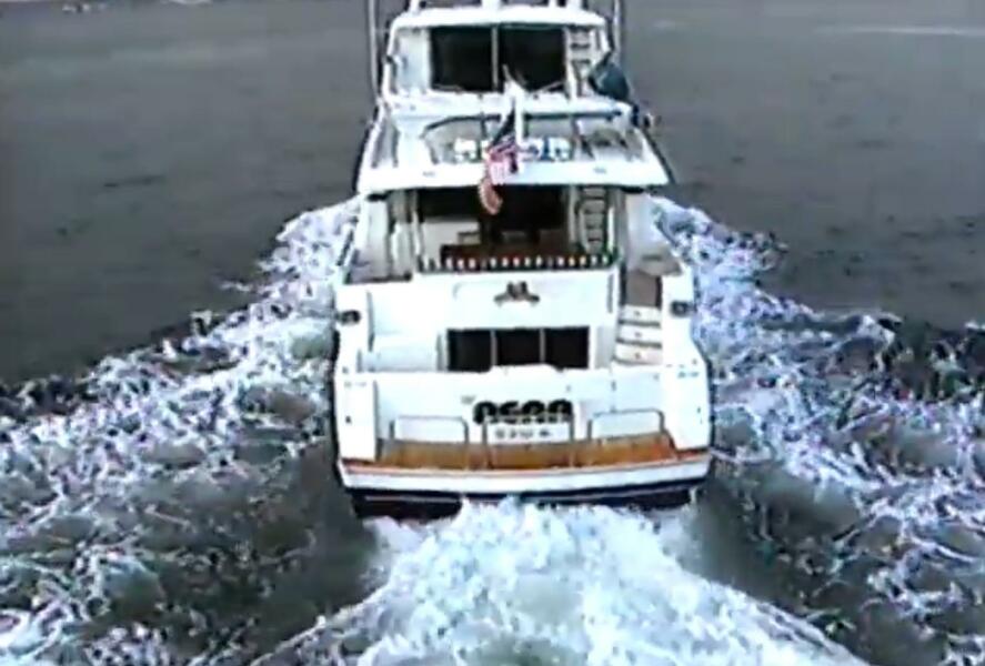 80' 1999 Monte Fino Skylounge 80