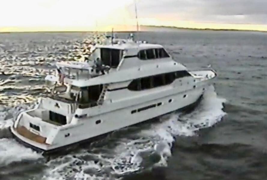 80' 1999 Monte Fino Skylounge 80