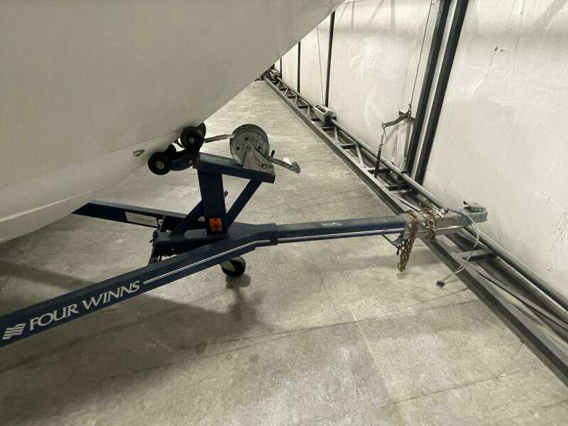 22ft Four Winns Yacht For Sale