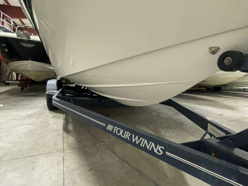 22ft Four Winns Yacht For Sale