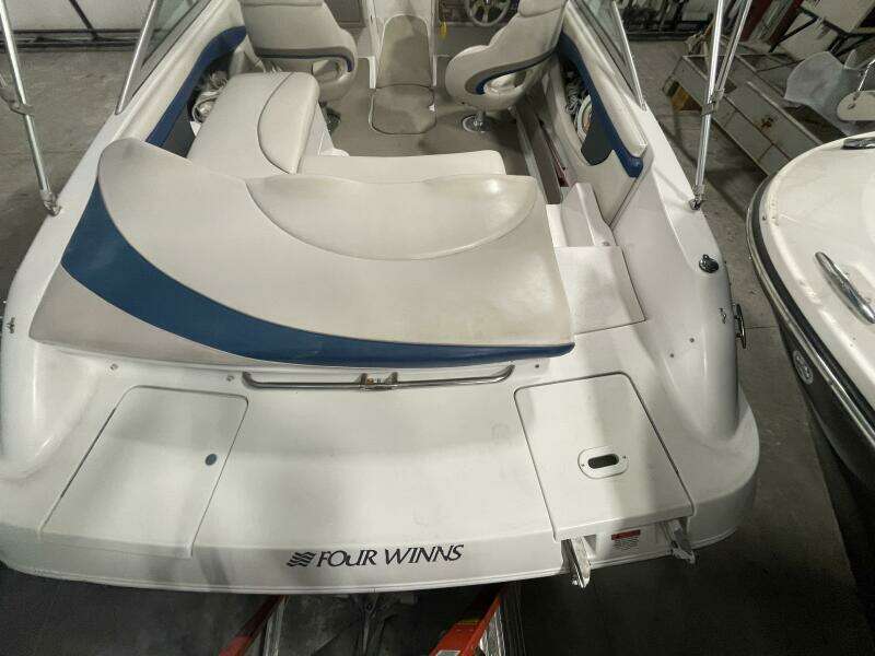 22ft Four Winns Yacht For Sale