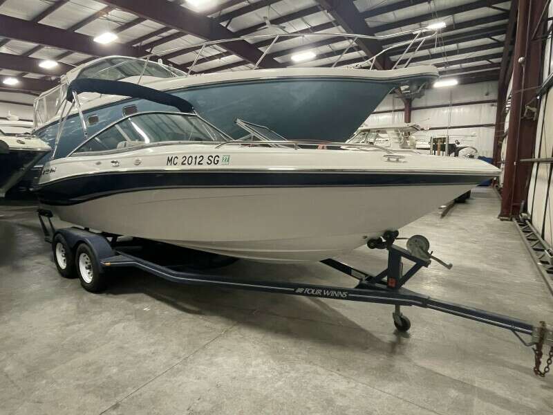 22ft Four Winns Yacht For Sale