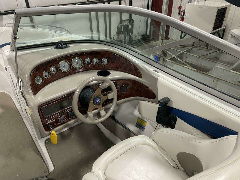 22ft Four Winns Yacht For Sale