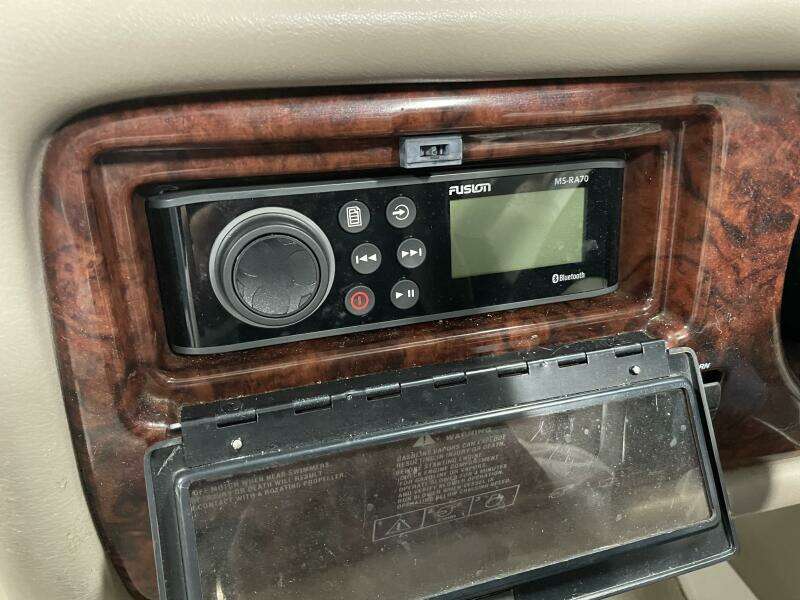 22ft Four Winns Yacht For Sale