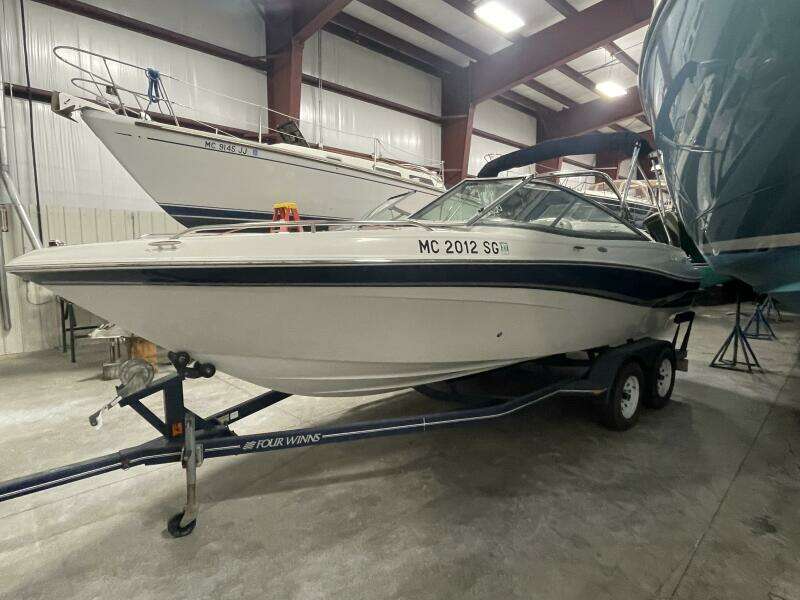 22ft Four Winns Yacht For Sale