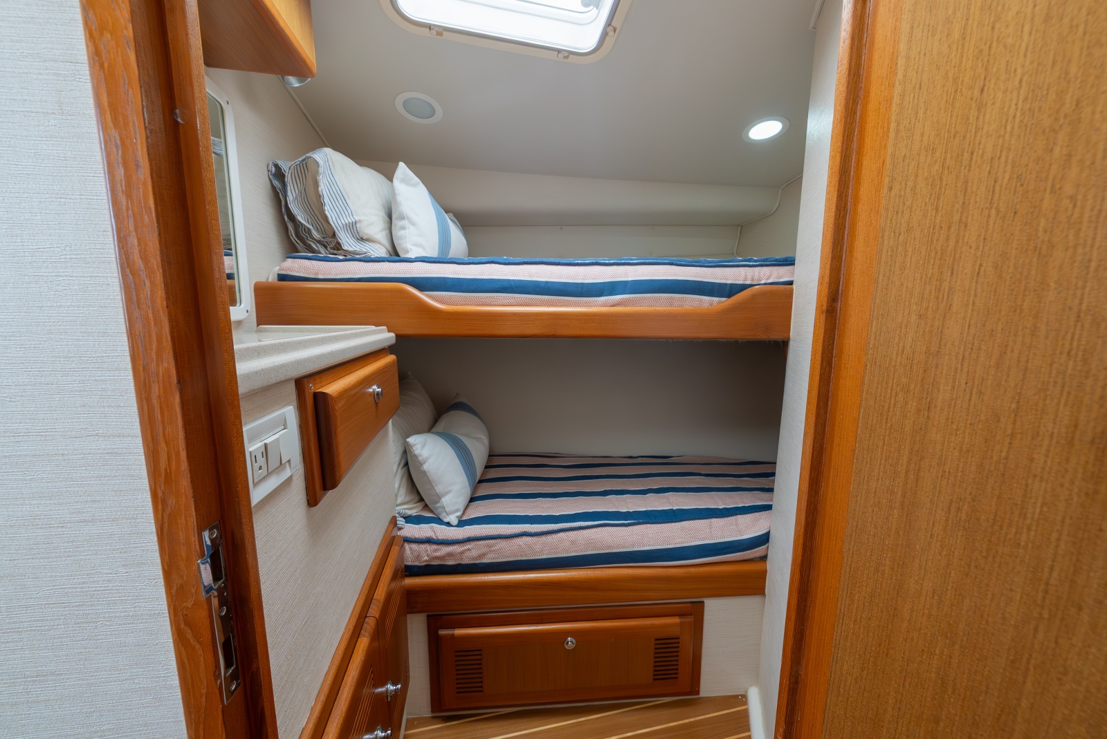 45' 2002 Cabo 45 Express
