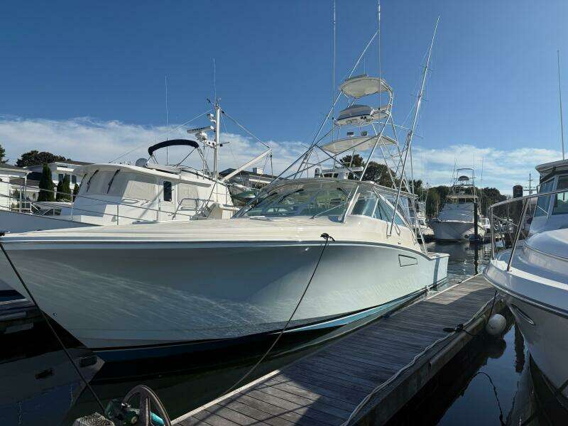 Cabo 45 EMMA - Exterior