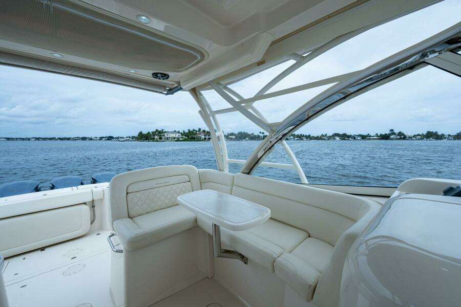 33ft Grady White Yacht For Sale