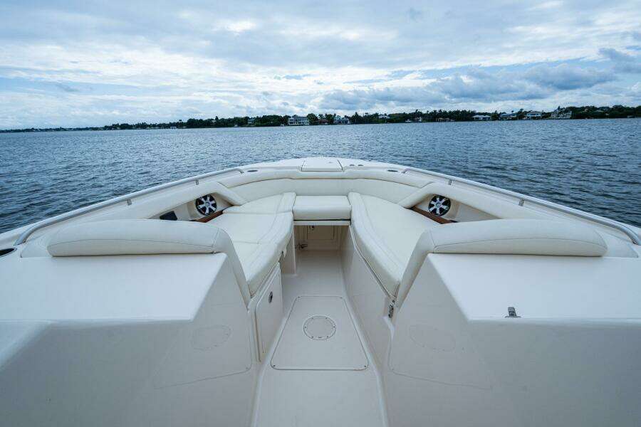 33ft Grady White Yacht For Sale
