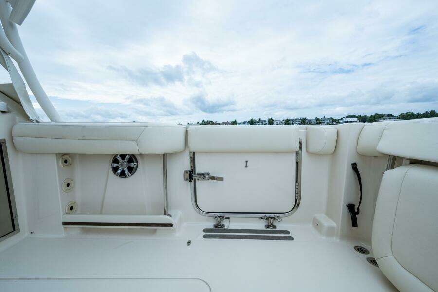 33ft Grady White Yacht For Sale