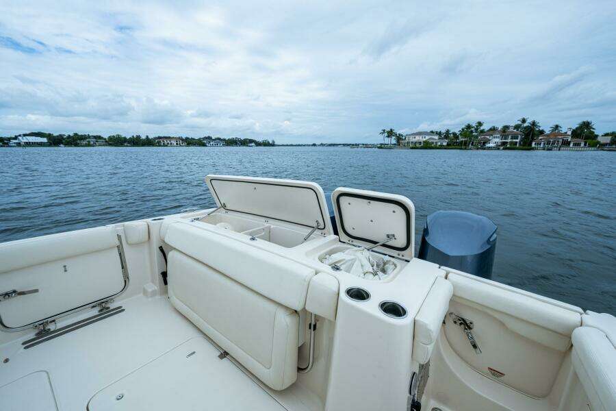 33ft Grady White Yacht For Sale