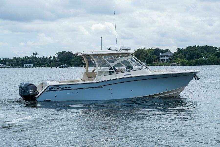 33ft Grady White Yacht For Sale