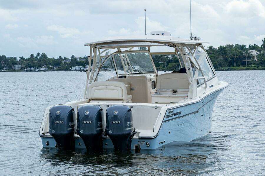 33ft Grady White Yacht For Sale
