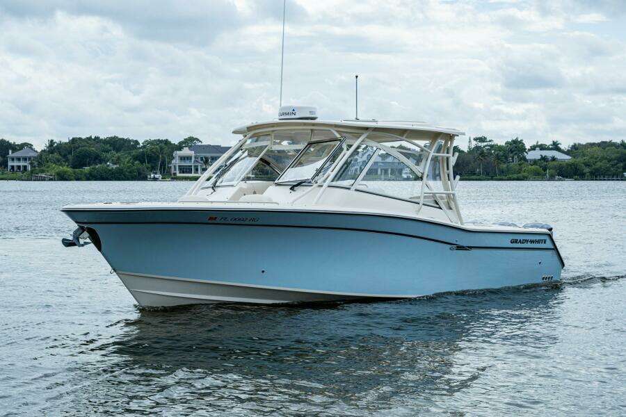 33ft Grady White Yacht For Sale