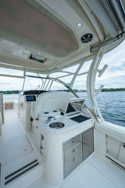 33ft Grady White Yacht For Sale