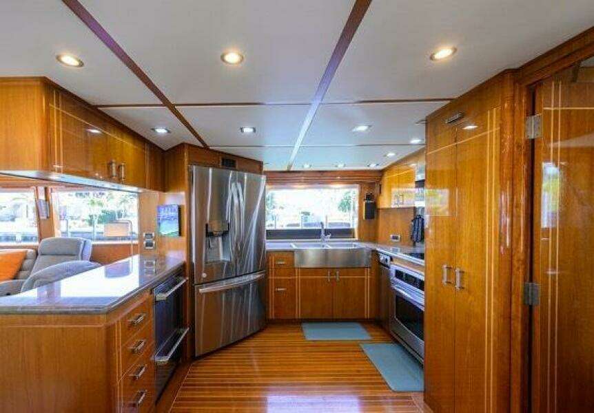 POMBOO 70ft Hatteras Yacht For Sale