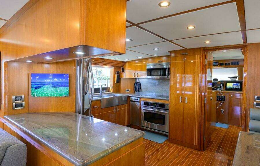 POMBOO 70ft Hatteras Yacht For Sale
