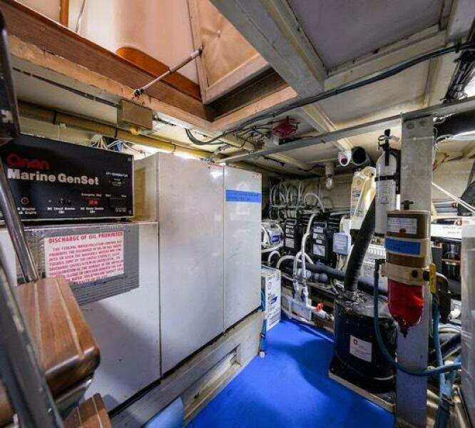 POMBOO 70ft Hatteras Yacht For Sale