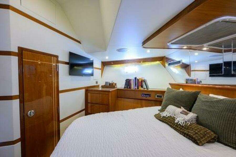 POMBOO 70ft Hatteras Yacht For Sale
