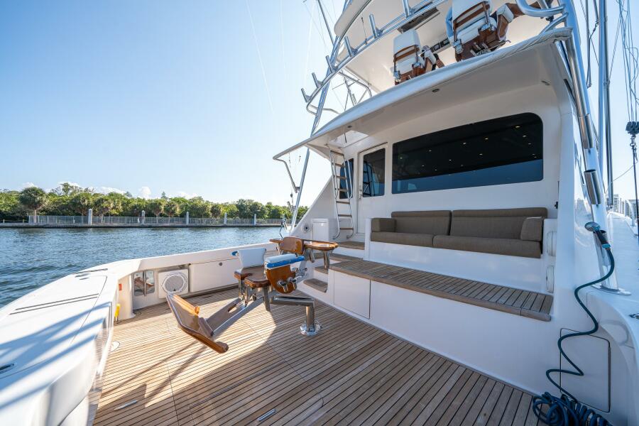 68' 2006 Viking 68 Convertible