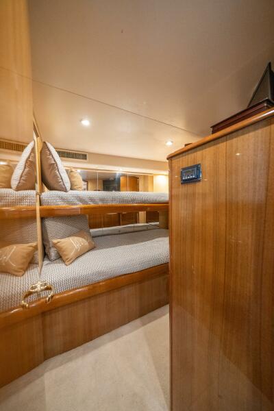 68' 2006 Viking 68 Convertible