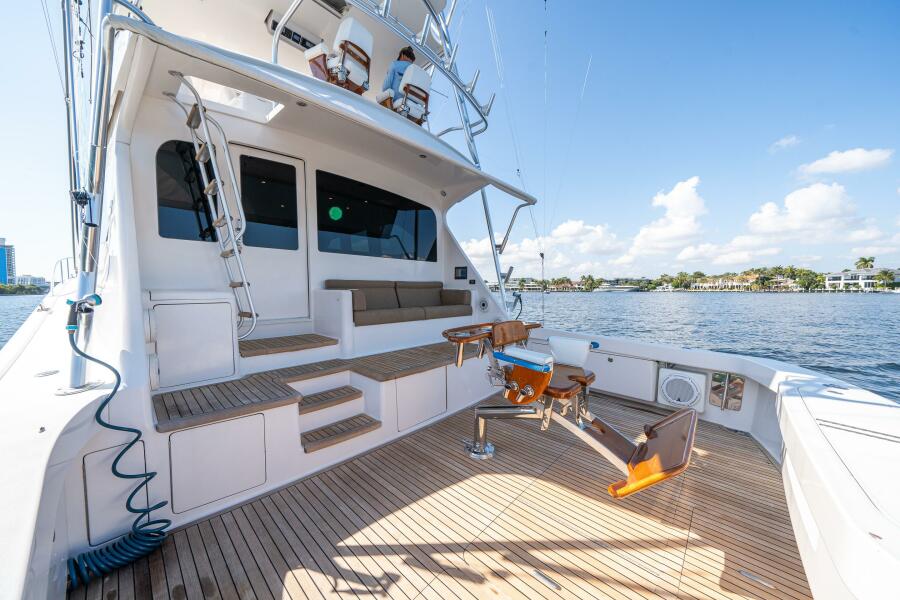 68' 2006 Viking 68 Convertible