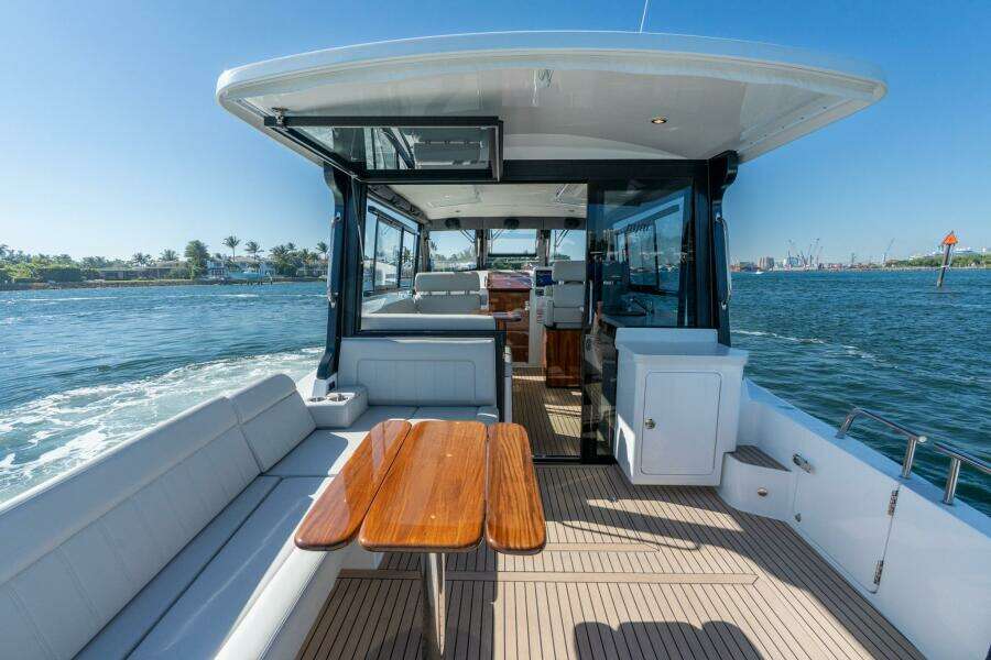 In Stock MJM 42 005 42ft MJM Yacht For Sale