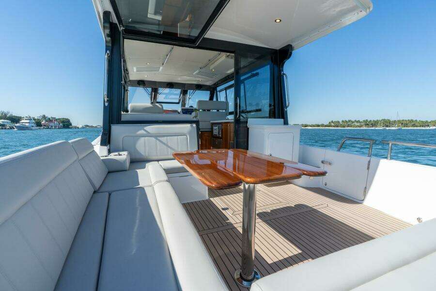 In Stock MJM 42 005 42ft MJM Yacht For Sale