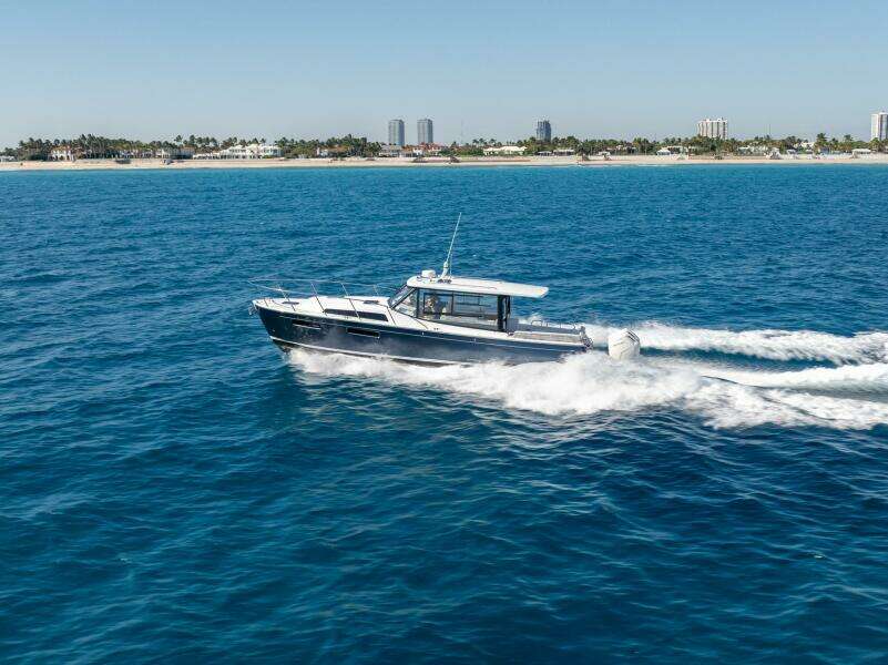 In Stock MJM 42 005 42ft MJM Yacht For Sale