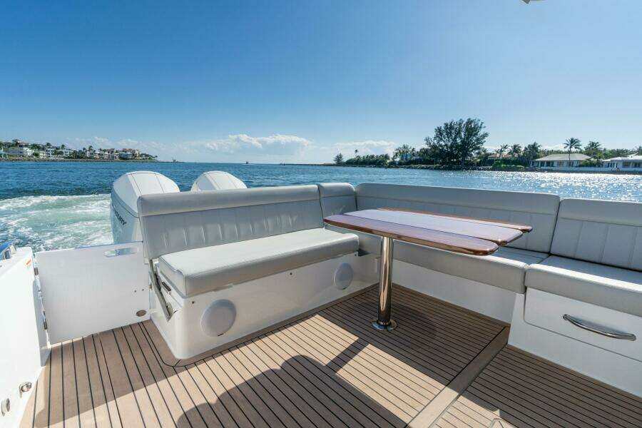 In Stock MJM 42 005 42ft MJM Yacht For Sale