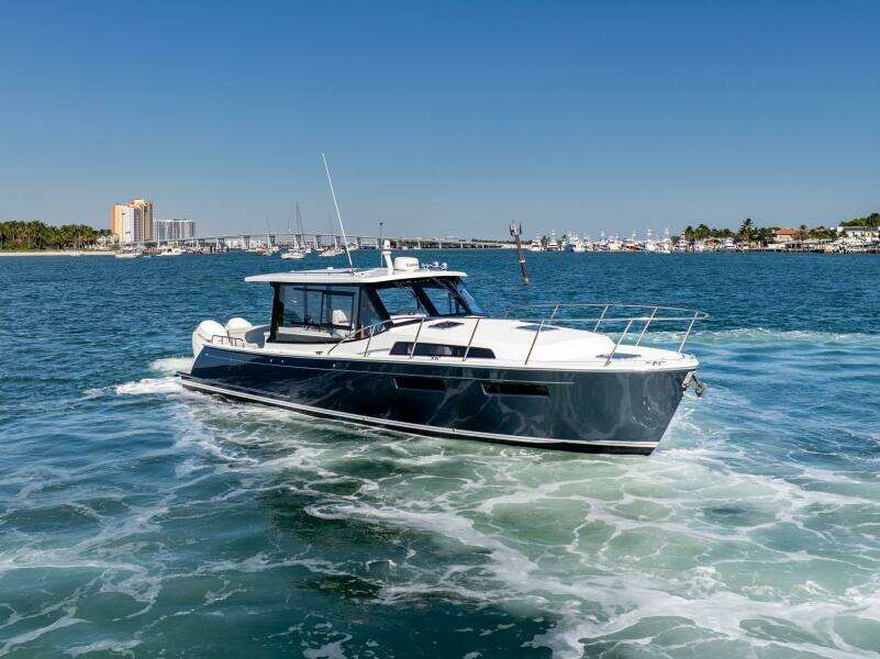 In Stock MJM 42 005 42ft MJM Yacht For Sale