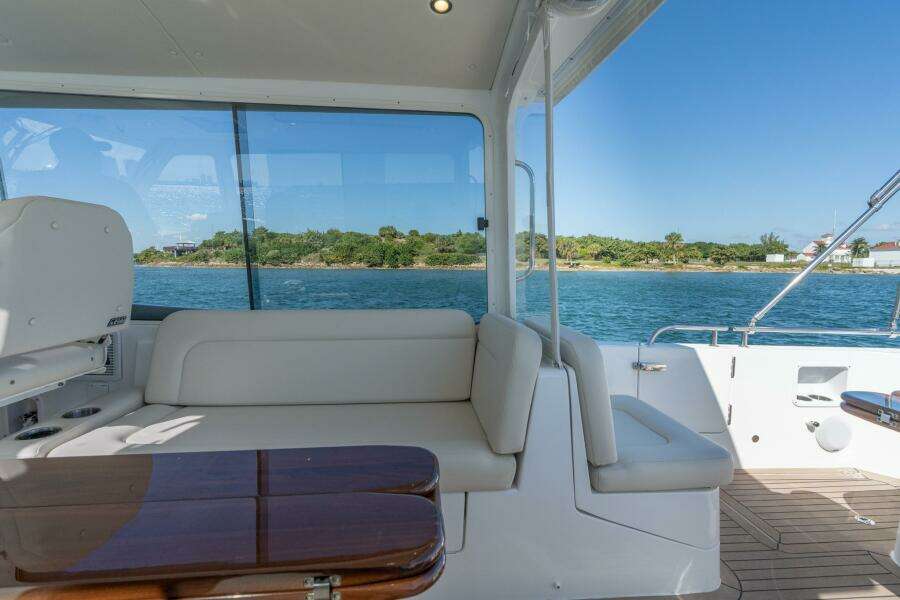 In Stock 2025 MJM 35 064 38ft MJM Yacht For Sale