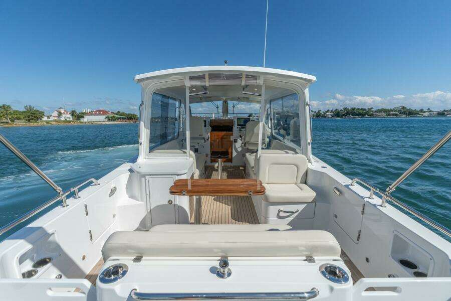In Stock 2025 MJM 35 064 38ft MJM Yacht For Sale