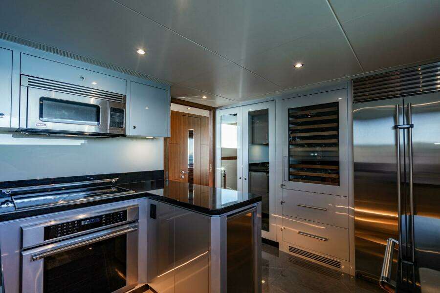 PALADIN 100ft Ocean Alexander Yacht For Sale