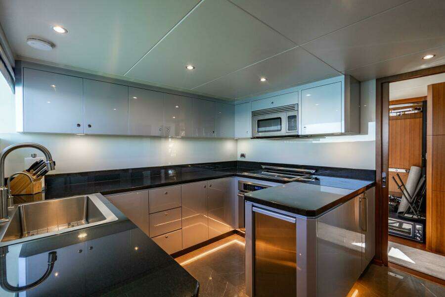 PALADIN 100ft Ocean Alexander Yacht For Sale