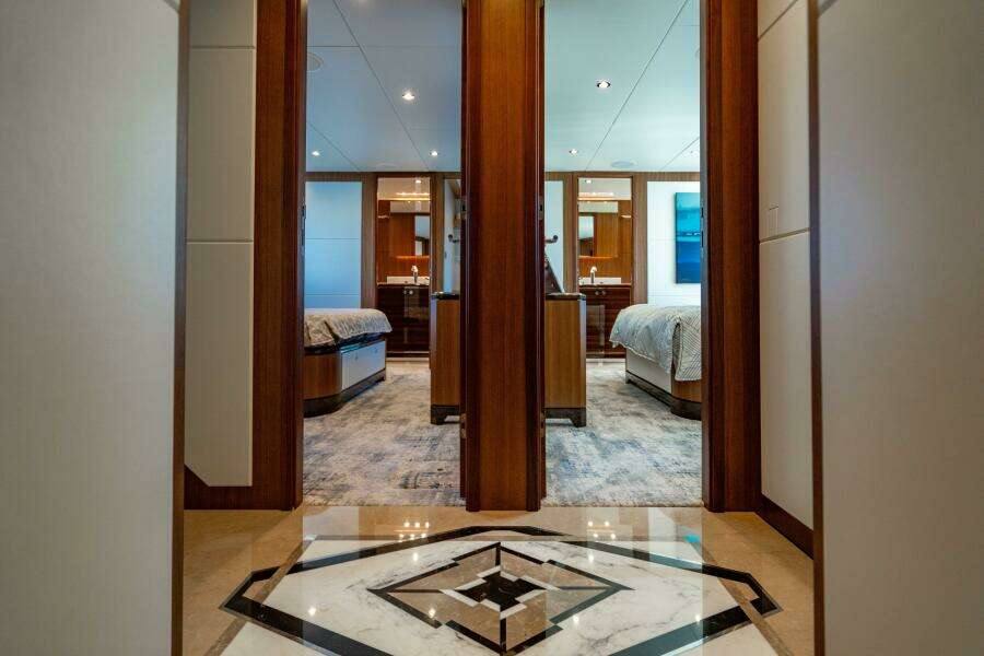 PALADIN 100ft Ocean Alexander Yacht For Sale